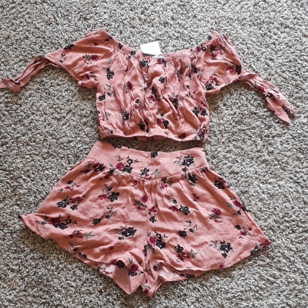 2 pc shorts and crop top set